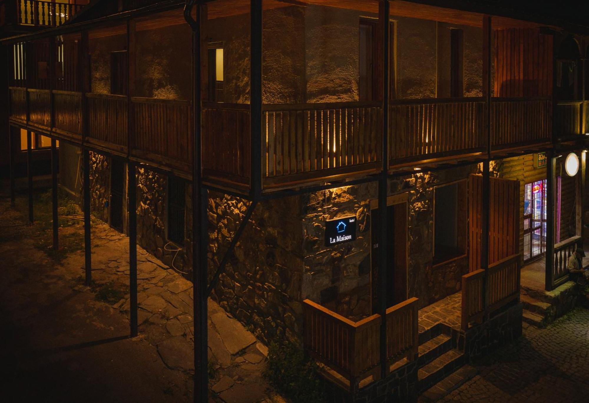 La Maison Mestia Buitenkant foto